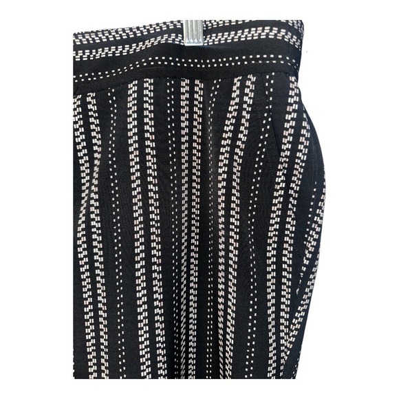 Roz & Ali Black/White Striped Wide Leg Capri Pants, 1x - Picture 2 of 7